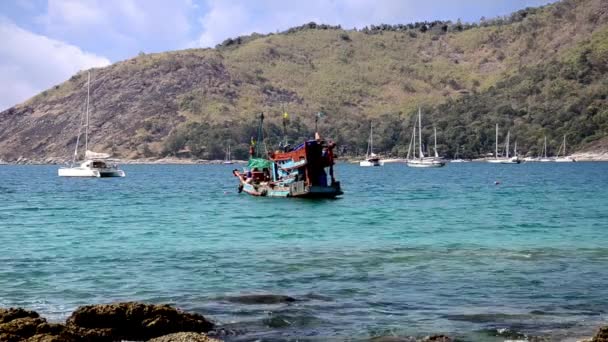 Thai fishing boat — Stock Video