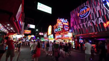 Tayland, pattaya, 12 Şubat 2014. gece ünlü yürüyüş sokak.