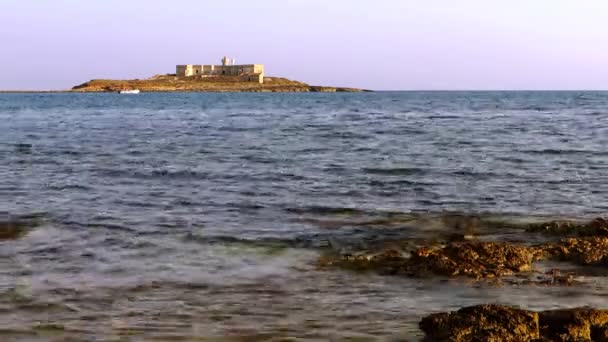 Sicilya, portopalo, Isola delle correnti — Stok video