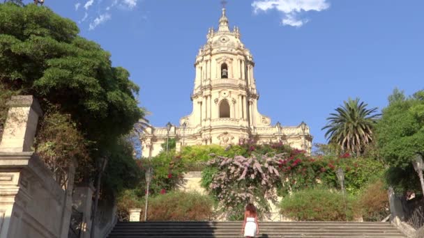 Sicilien, modica, katedralen san giorgio — Stockvideo