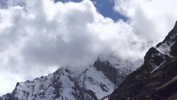 Montagna innevata delle Alpi — Video Stock