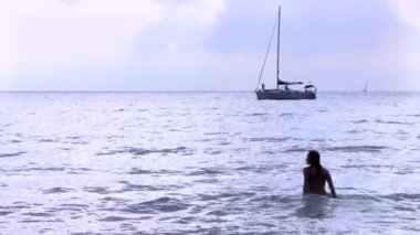 Deniz kızı silüeti