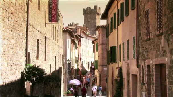 Toscana, calle Montalcino — Vídeo de stock