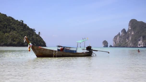 Thailändisches Fischerboot — Stockvideo