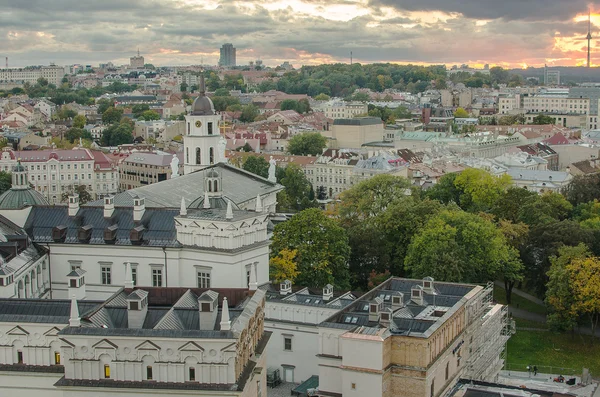 Podzim ve starém městě vilnius, Litva — Stock fotografie