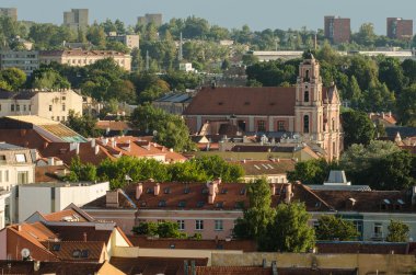 Litvanya. Yaz aylarında eski şehir Vilnius