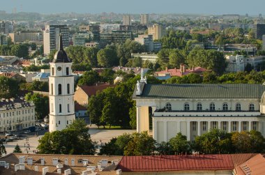 Litvanya. Yaz aylarında eski şehir Vilnius