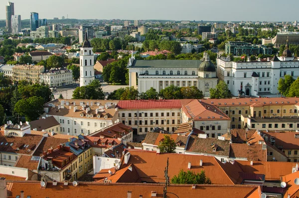 Lituania. El casco antiguo de Vilna en verano —  Fotos de Stock