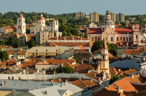 立陶宛。维尔纽斯旧城在夏天 — 图库照片