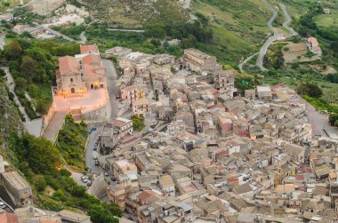 dağ town caltabellotta (Sicilya, İtalya) sabah