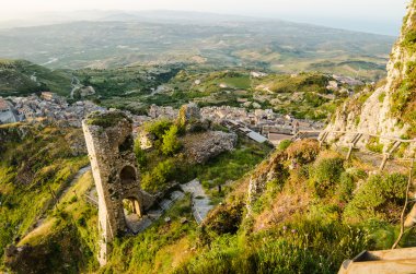 dağ town caltabellotta (Sicilya, İtalya) sabah