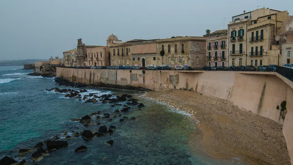 Costa mediterránea en Siracusa, Sicilia — Foto de Stock