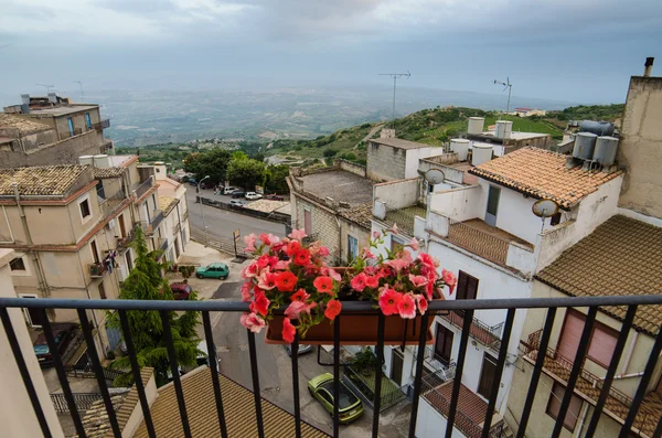 Horské městečko - caltabellotta na Sicílii — Stock fotografie