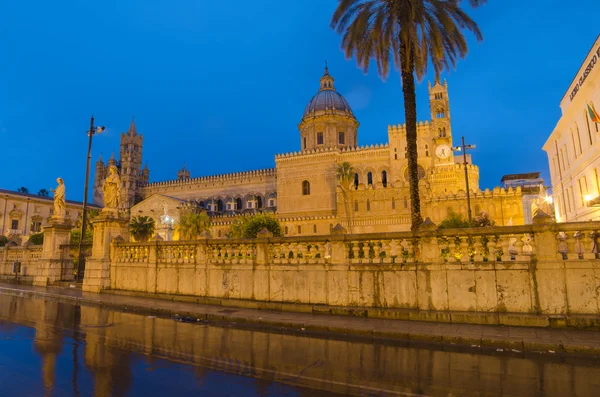 La catedral de Palermo, Sicilia en la madrugada — Foto de Stock