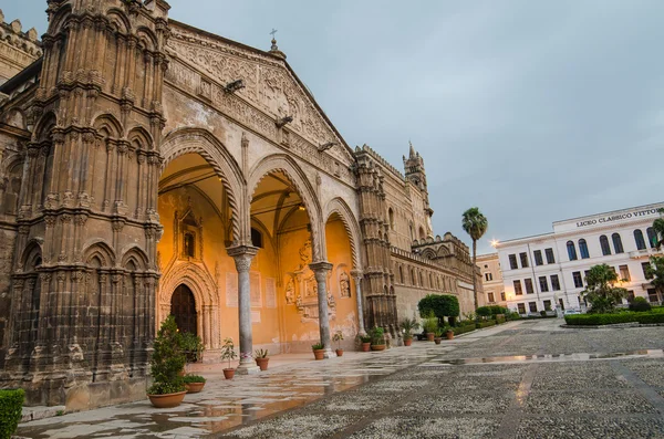 La catedral de Palermo, Sicilia en la madrugada — Foto de Stock