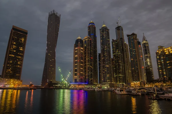 Dubai Marina om natten – stockfoto