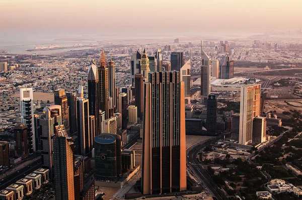 Centro de Dubái (Emiratos Árabes Unidos) por la mañana temprano — Foto de Stock