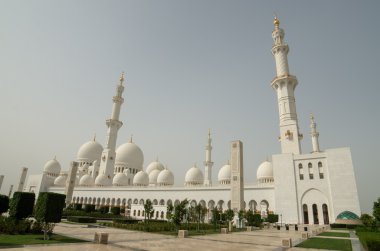 Şeyh Zayed, Abu Dabi 'deki Büyük Cami.