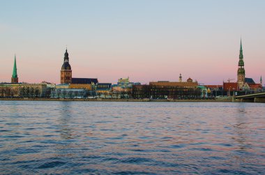 Riga (Letonya) akşam