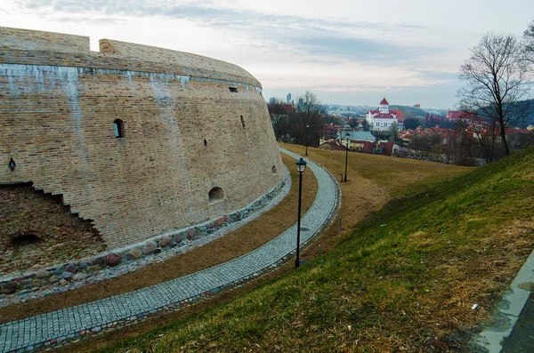 Бастион городской стены в Вильнюсе — стоковое фото