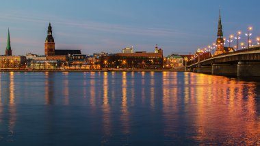 gece de Riga (Letonya)