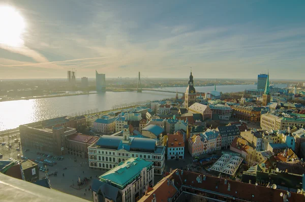 Riga (Letland) 's nachts — Stockfoto