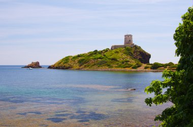 nora Beach, Sardunya