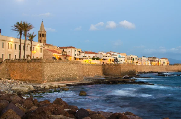 Alghero, Ilha da Sardenha, Itália ao pôr-do-sol — Fotografia de Stock