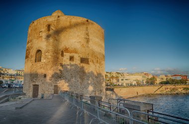 Alghero, günbatımında Sardunya