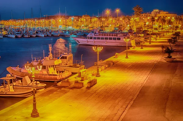 Cidade Velha de Alghero (Sardenha) à noite — Fotografia de Stock