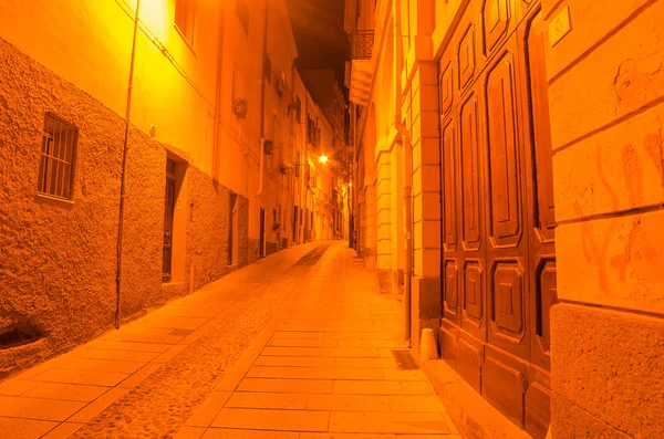 Narrow street in Old Town of Cagliari (Sardinia Island, Italy) — Stock Photo, Image