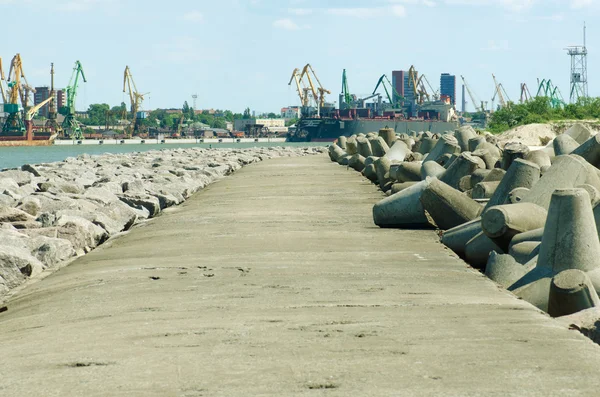 Pier och hamnen i klaipeda, Litauen — Stockfoto