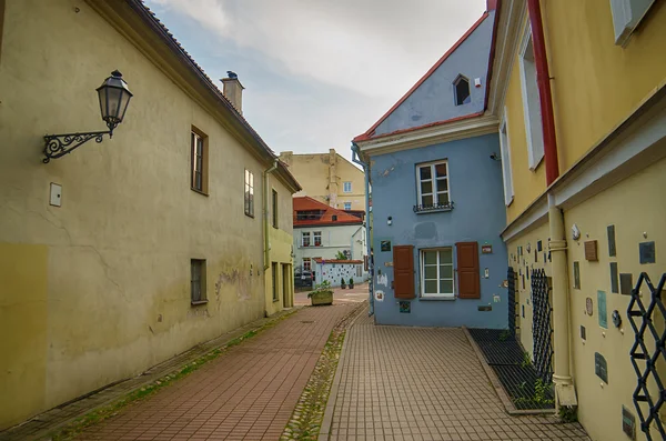 Rua na Cidade Velha de Vilnius, Lituânia — Fotografia de Stock