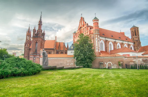 St anne a já si kostely v vilnius, Litva — Stock fotografie