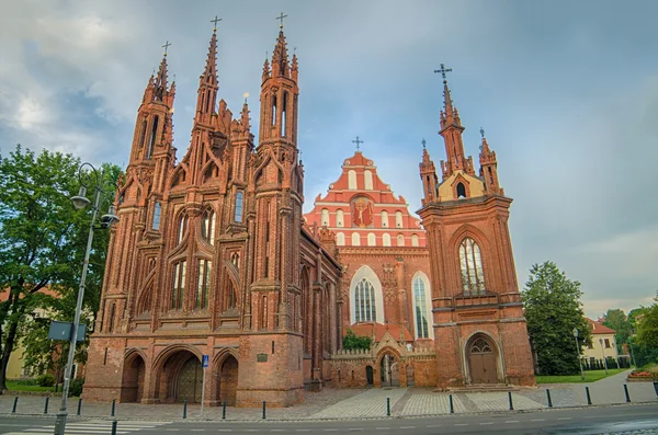 Iglesias de Santa Ana y Bernadina en Vilna, Lituania — Foto de Stock