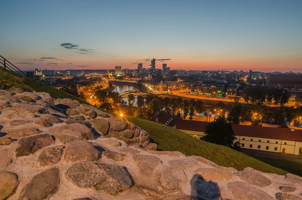 Panorama notturno aereo di Vilnius, Lituania — Foto Stock