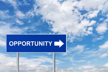 fırsat üzerinde mavi yol levhası