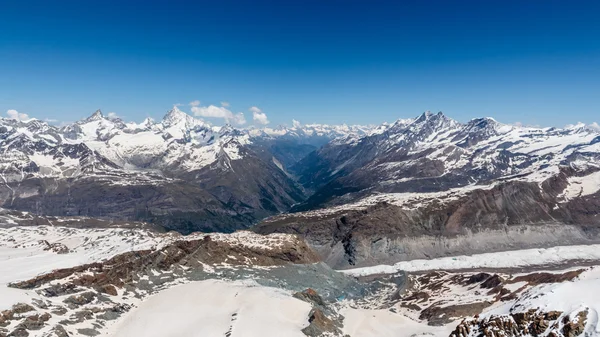 Snö berg landskap vid Alperna regionen, zermatt, switzerla — Stockfoto