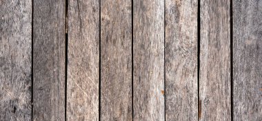 Eski kalaslar eski ve kabuklu bir yüzey oluşturmak için birbirlerine bağlandılar..