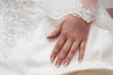 onun elbisesi gelinler ver