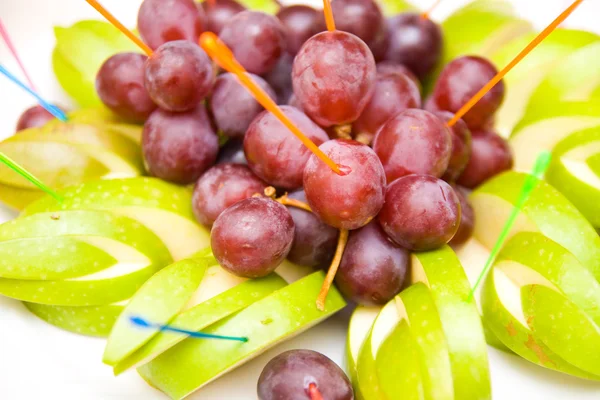 Pommes vertes et vigne rouge — Photo