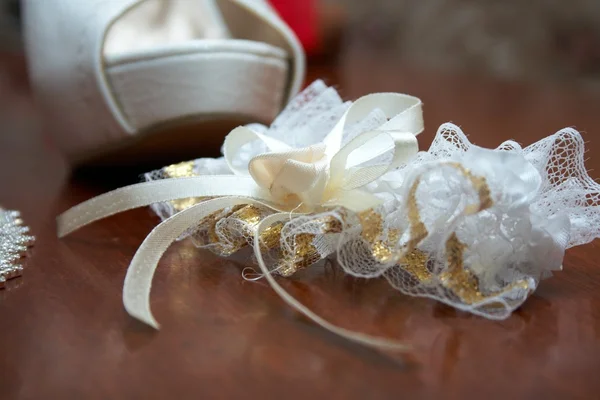 Giarrettiera sposa e scarpa — Foto Stock