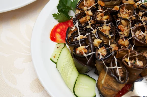 Patlıcan beyaz tabak