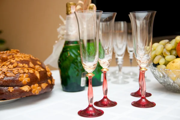 Wedding glasses background — Stock Photo, Image