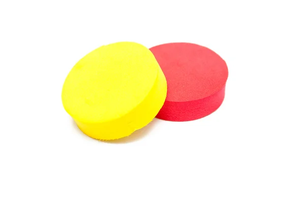 Желтый и красный круг изолирован на белом — стоковое фото