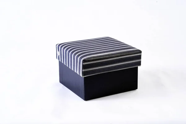 Schwarz Beschichtete Holzkiste Geschenkverpackung Isoliert Auf Weißem Hintergrund — Stockfoto