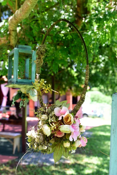 Kroonluchter Decoratieve Houten Kooi Bloemstandaard — Stockfoto