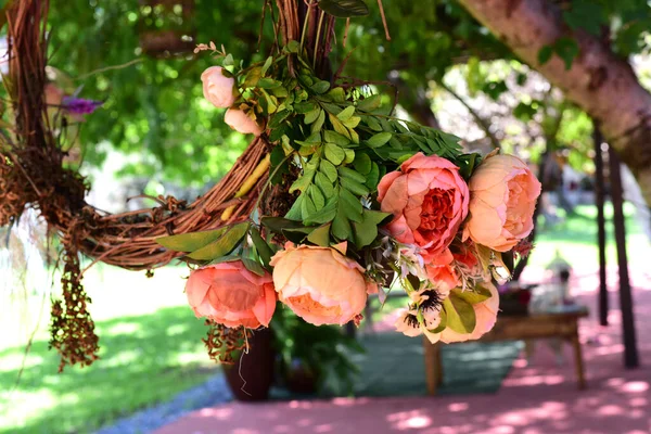 Dekorativer Kranz Holzschilfhalter Für Blumenschmuck — Stockfoto