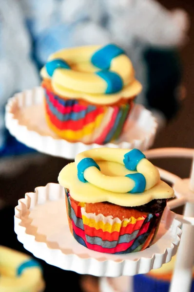Delicioso Cupcake Colorido Decoración Fiesta Con Fondo Borroso —  Fotos de Stock