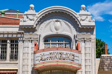 Baraboo, Wisconsin - ABD - 23 Ağustos 2021 Baraboo şehir merkezindeki Al Ringling Tiyatrosu.